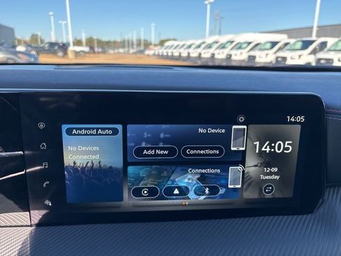 Certified 2025 Nissan Kicks SR image 15