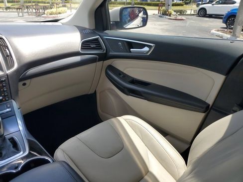 Used 2017 Ford Edge Titanium image 14