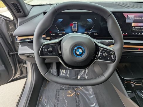 Used 2026 BMW i5 eDrive40 image 25