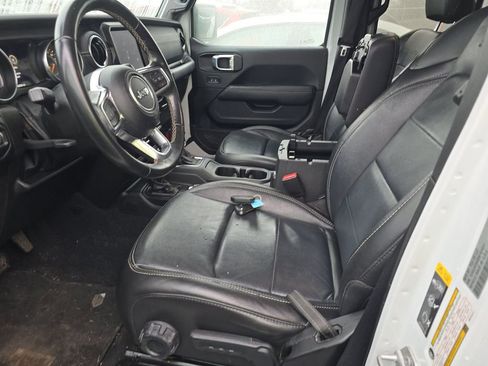 Used 2022 Jeep Wrangler Unlimited Sahara AWD/4WD image 5