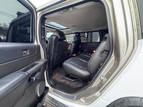 Used 2005 HUMMER H2 SUT w/ Preferred Equipment Group image 11