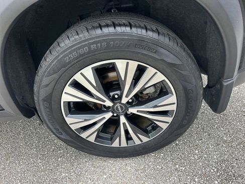 Used 2023 Nissan Rogue SV image 11