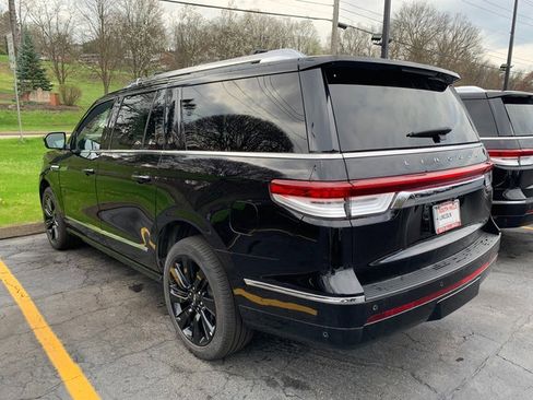 Used 2024 Lincoln Navigator L Reserve image 2