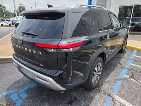 Used 2025 Nissan Pathfinder SL FWD image 5