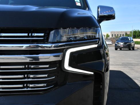 Used 2023 Chevrolet Tahoe Premier w/ Advanced Technology Package RWD image 11