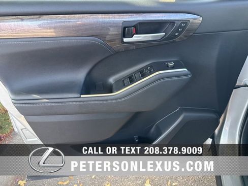 Used 2023 Toyota Highlander Platinum image 23
