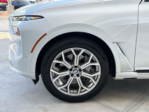 Used 2026 BMW X7 xDrive40i AWD/4WD image 11