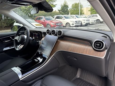 Certified 2025 Mercedes-Benz GLC 350e 4MATIC image 21