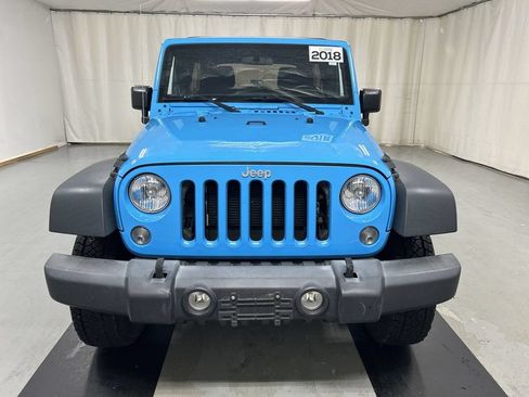 Used 2018 Jeep Wrangler Unlimited Sport AWD/4WD image 3