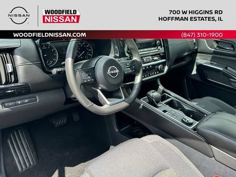 Certified 2025 Nissan Pathfinder SV w/ SV Premium Package AWD/4WD image 31