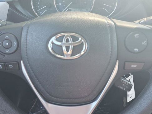 Used 2015 Toyota Corolla LE FWD image 15