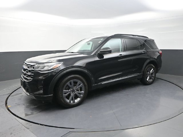 Used 2025 Ford Explorer Active w/ Active Comfort Package AWD/4WD image 3