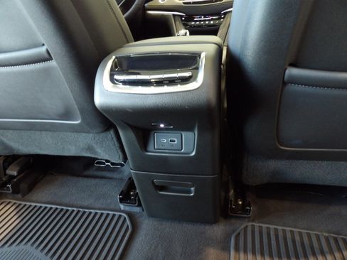 Used 2025 Cadillac XT6 Luxury AWD/4WD image 25