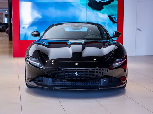 Used 2022 Ferrari Roma image 2