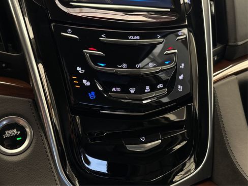 Used 2020 Cadillac Escalade 2WD image 27