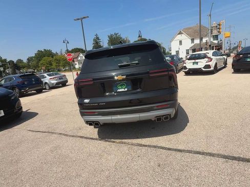 Used 2025 Chevrolet Traverse LT w/ Driver Confidence Package AWD/4WD image 7