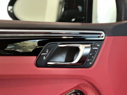 New 2026 Porsche Macan S image 18