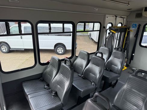 Used 2013 Ford E-350 and Econoline 350 Super Duty w/ Shuttle Bus Prep Pkg RWD image 13