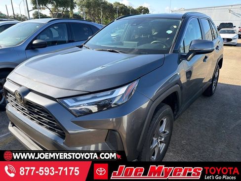 Used 2025 Toyota RAV4 XLE FWD image 1