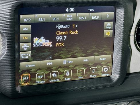 Used 2023 Jeep Wrangler Unlimited Sahara image 21