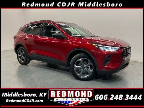 Used 2025 Ford Escape ST-Line AWD/4WD image 1