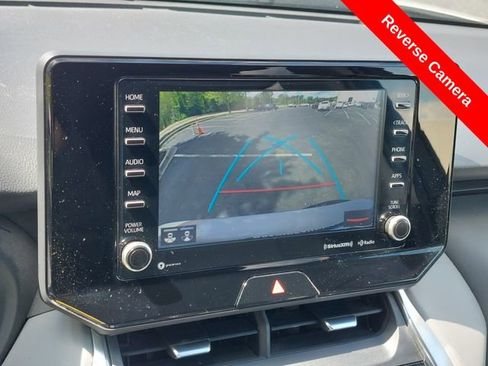 Used 2022 Toyota Venza LE AWD/4WD image 11