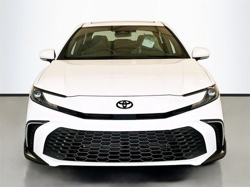 New 2026 Toyota Camry SE image 2
