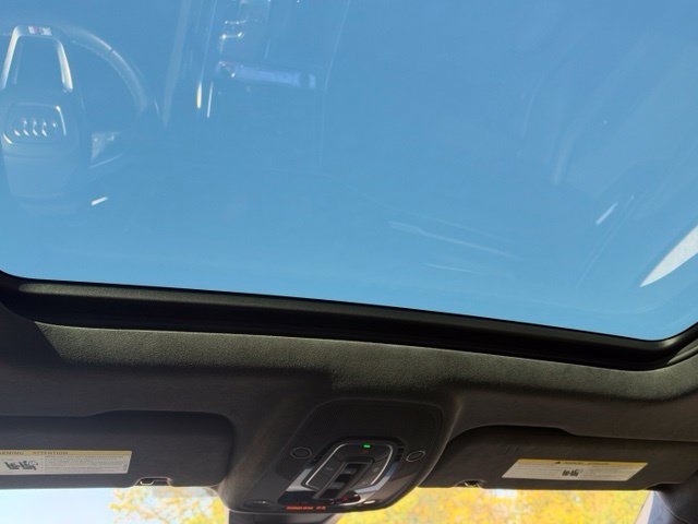 Used 2023 Audi SQ8 Prestige AWD/4WD image 15