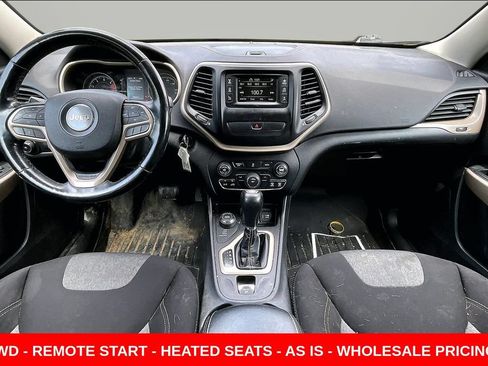 Used 2018 Jeep Cherokee Latitude w/ Altitude Package AWD/4WD image 7