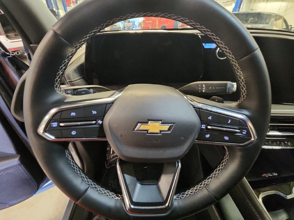 Used 2026 Chevrolet Traverse LT w/ Driver Confidence Package AWD/4WD image 17