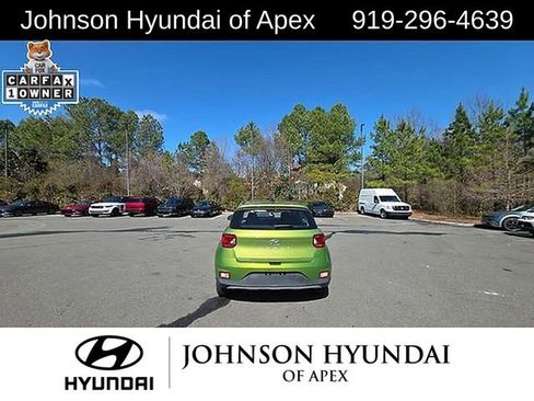 Used 2021 Hyundai Venue SE image 18