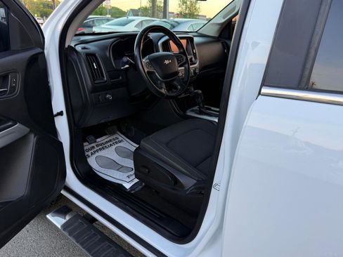 Used 2017 Chevrolet Colorado LT w/ LT Convenience Package image 8