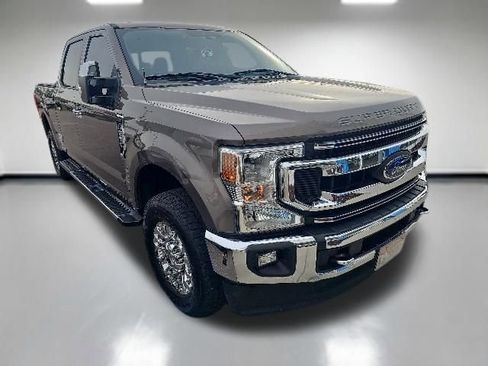 Used 2022 Ford F250 XLT w/ XLT Premium Package AWD/4WD image 2