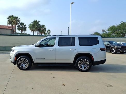 Used 2024 Jeep Wagoneer Series II w/ Flexible Seating Group RWD image 2