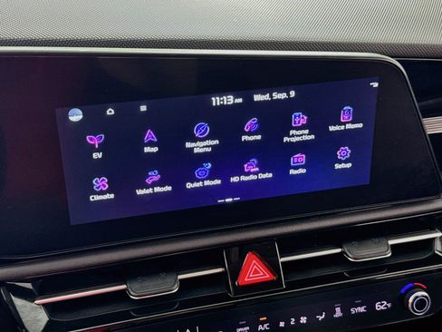 Used 2023 Kia Niro Wind w/ Wind Preserve Package FWD image 17