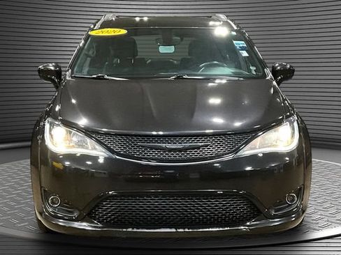 Used 2020 Chrysler Pacifica Touring-L Plus w/ S Appearance Package FWD image 2