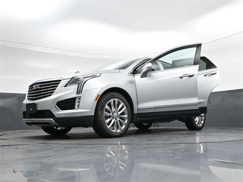 Used 2017 Cadillac XT5 Platinum image 37