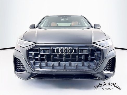 Used 2024 Audi Q8 Premium Plus w/ Premium Plus Package image 2
