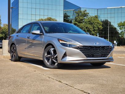 Used 2023 Hyundai Elantra SEL w/ Convenience Package