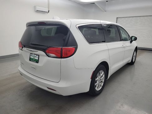 Used 2017 Chrysler Pacifica LX FWD image 9