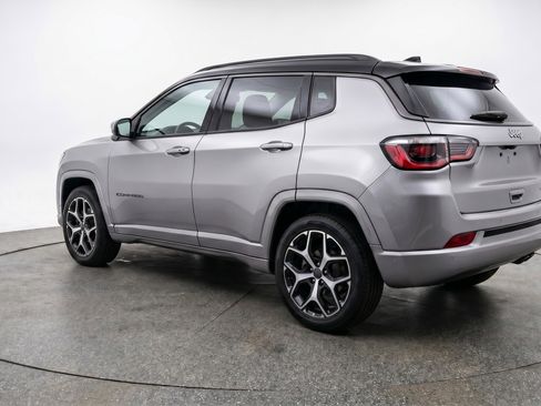 Used 2025 Jeep Compass Limited AWD/4WD image 6