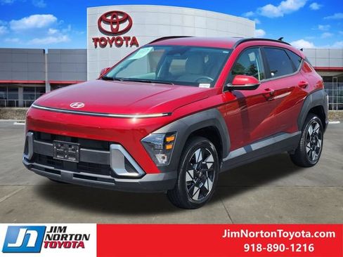 Used 2025 Hyundai Kona SEL AWD/4WD image 3