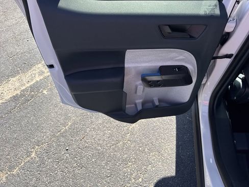 New 2025 Ford Maverick XLT image 21