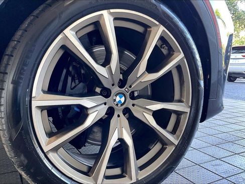Used 2021 BMW X7 M50i w/ Cold Weather Package AWD/4WD image 37