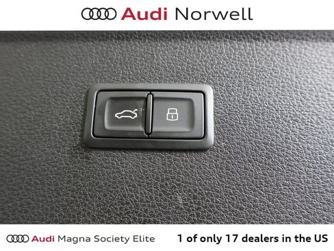 Used 2023 Audi Q5 2.0T Premium w/ Convenience Package AWD/4WD image 16