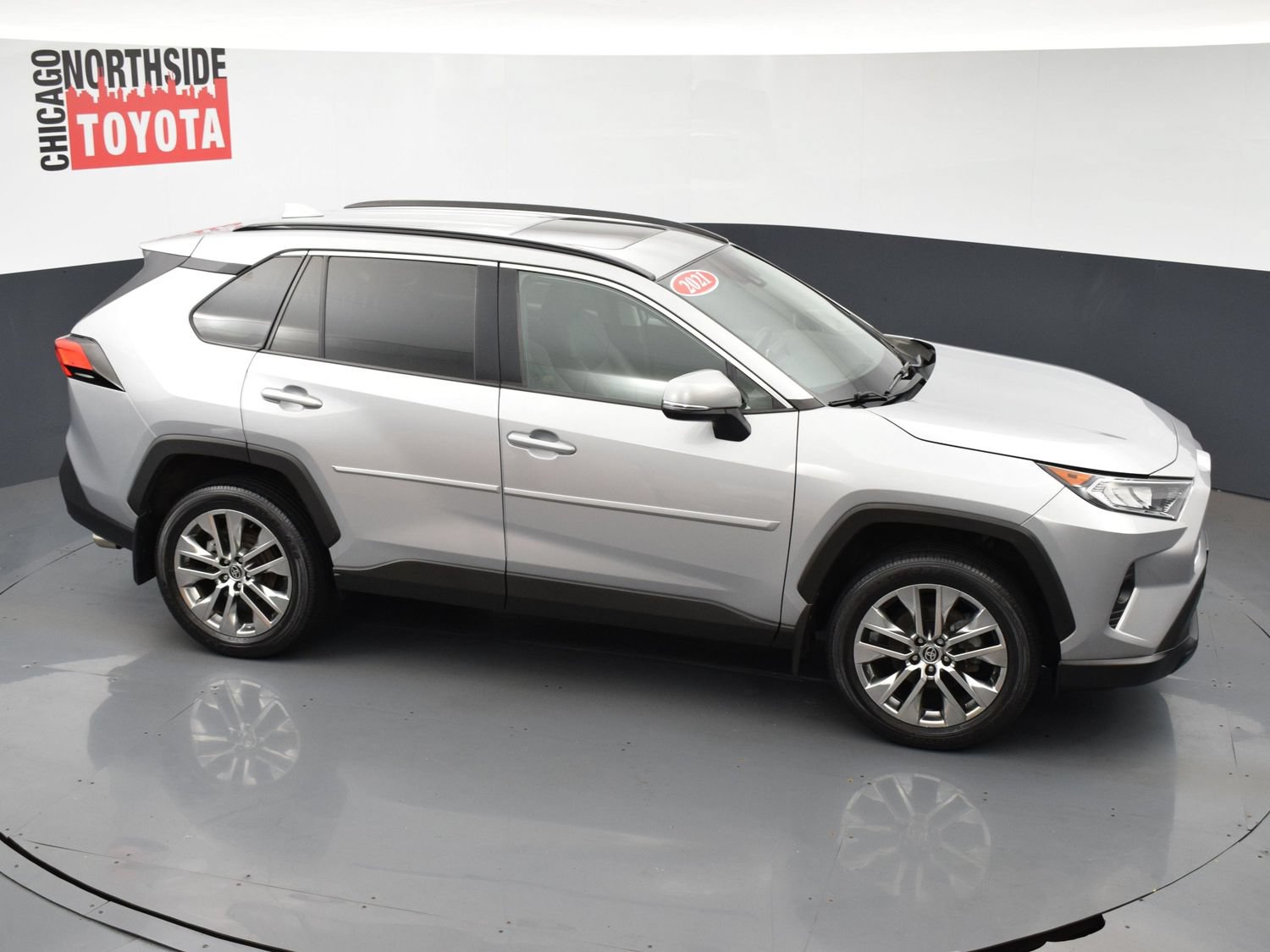 Used 2021 Toyota RAV4 XLE Premium AWD/4WD image 25