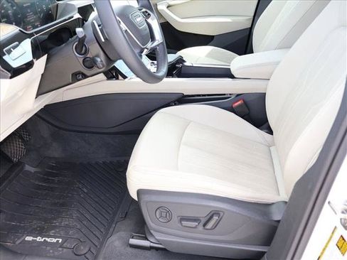Used 2024 Audi Q8 e-tron Premium Plus w/ Premium Plus Package AWD/4WD image 22