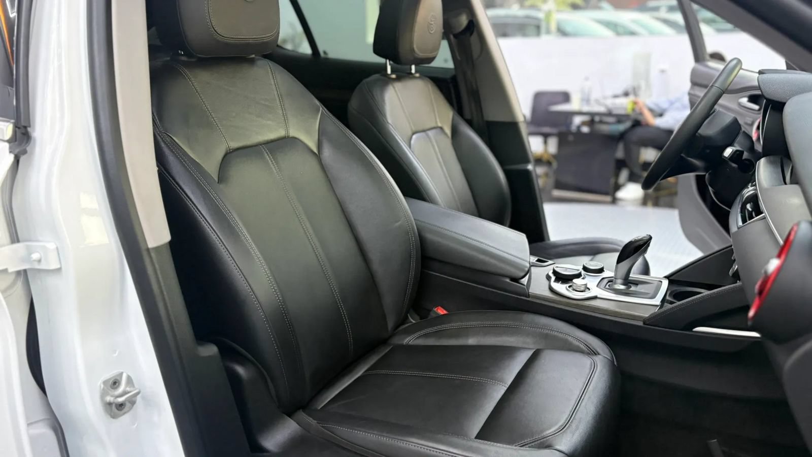 Used 2018 Alfa Romeo Stelvio Ti AWD/4WD image 18