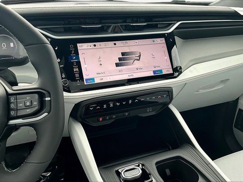 New 2026 Jeep Cherokee Limited AWD/4WD image 11