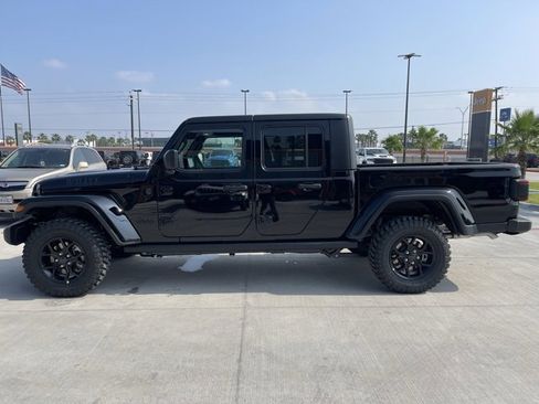 New 2025 Jeep Gladiator Willys image 4